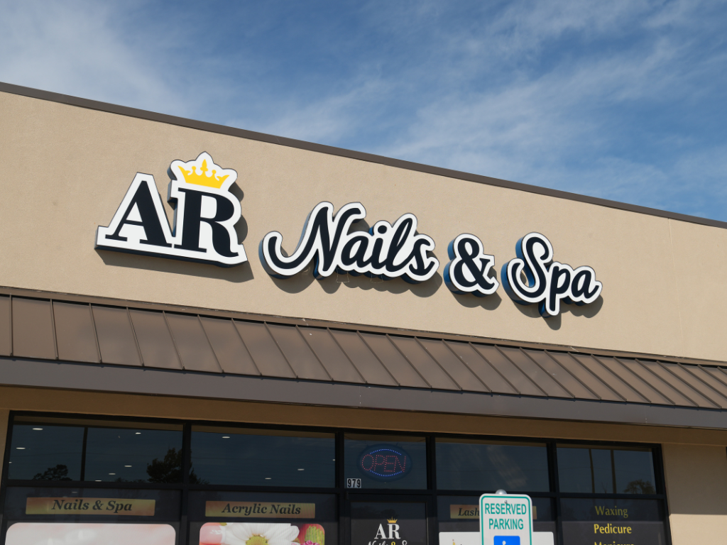 AR NAILS & SPA STORE FRONT